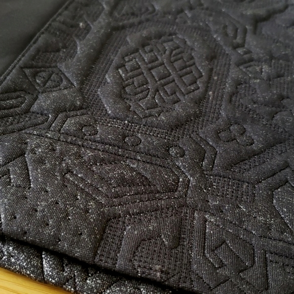 Black 3D Brocade Two Tone Sparkle stretchy slimming pattern skirt - Picture 3 of 8